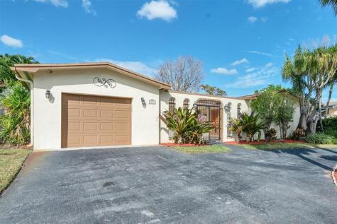9611 NW 3rd Street Pembroke Pines FL 33024