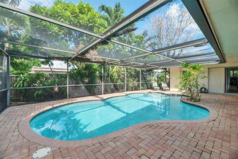 9611 NW 3rd Street Pembroke Pines FL 33024