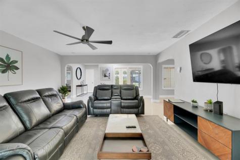 9611 NW 3rd Street Pembroke Pines FL 33024