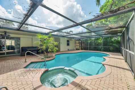 9611 NW 3rd Street Pembroke Pines FL 33024