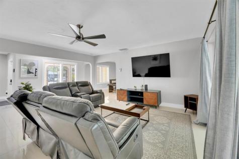 9611 NW 3rd Street Pembroke Pines FL 33024