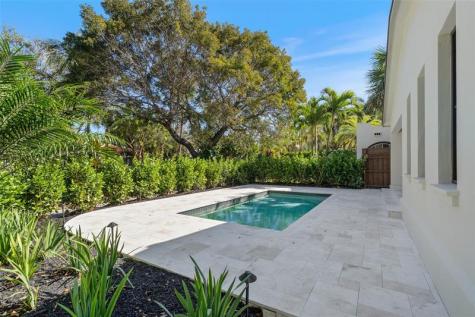 2100 Lake Avenue West Palm Beach FL 33401