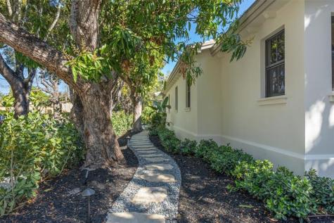 2100 Lake Avenue West Palm Beach FL 33401