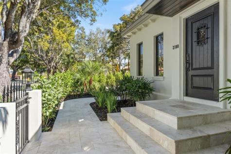 2100 Lake Avenue West Palm Beach FL 33401