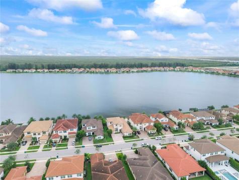 9025 Parkland Bay Drive Parkland FL 33076