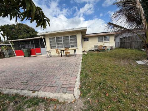 8870 Taft Street Pembroke Pines FL 33024