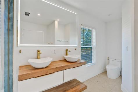 701 NE 164th Street Miami FL 33162