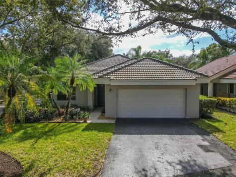 1867 NW 99th Avenue Plantation FL 33322
