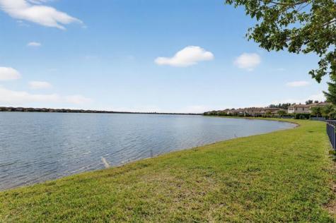 9280 W Parkland Bay Trail Parkland FL 33076