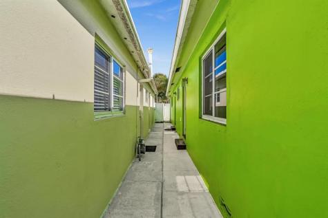 408 N J Street Lake Worth Beach FL 33460