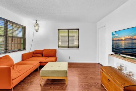 408 N J Street Lake Worth Beach FL 33460