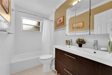 9846 NW 26th Place Sunrise FL 33322