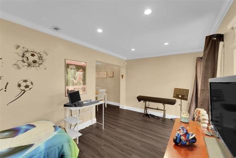 9846 NW 26th Place Sunrise FL 33322