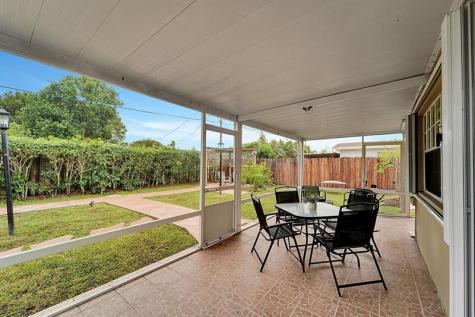 9846 NW 26th Place Sunrise FL 33322