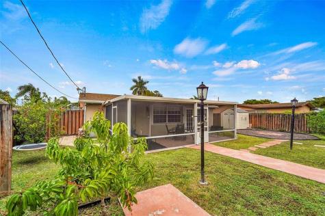 9846 NW 26th Place Sunrise FL 33322