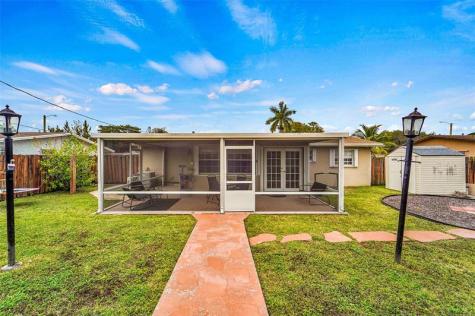 9846 NW 26th Place Sunrise FL 33322