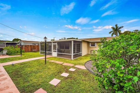 9846 NW 26th Place Sunrise FL 33322