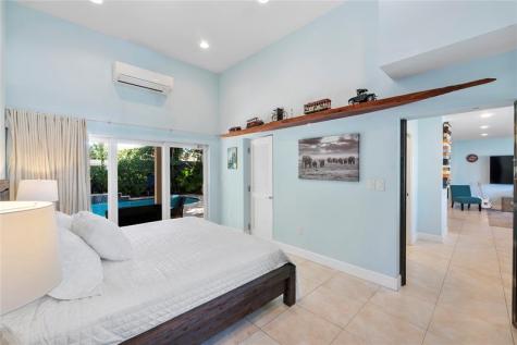 2716 NE 10th Terrace Wilton Manors FL 33334