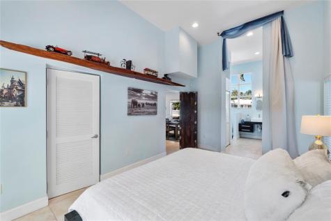 2716 NE 10th Terrace Wilton Manors FL 33334