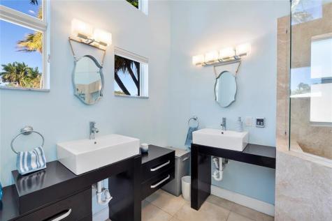 2716 NE 10th Terrace Wilton Manors FL 33334