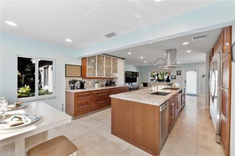 2716 NE 10th Terrace Wilton Manors FL 33334