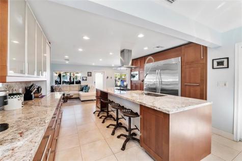 2716 NE 10th Terrace Wilton Manors FL 33334