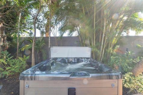 2716 NE 10th Terrace Wilton Manors FL 33334