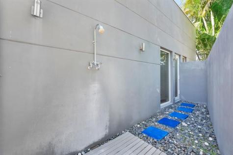 2716 NE 10th Terrace Wilton Manors FL 33334