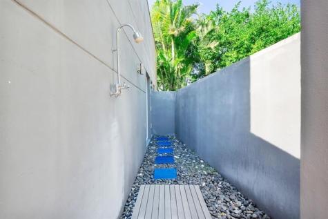 2716 NE 10th Terrace Wilton Manors FL 33334