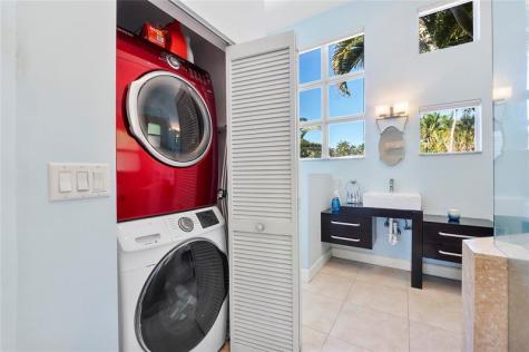 2716 NE 10th Terrace Wilton Manors FL 33334
