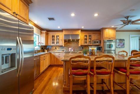 2317 NE 28th Court Lighthouse Point FL 33064
