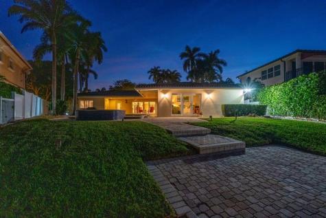 2317 NE 28th Court Lighthouse Point FL 33064