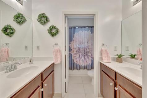 25123 SW 118th Place Cutler Bay FL 33032