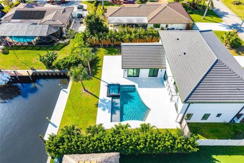 8 Leeward Circle Jupiter FL 33469