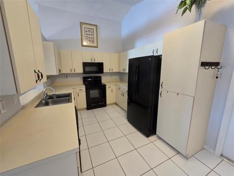 10061 NW 2nd Street Plantation FL 33324