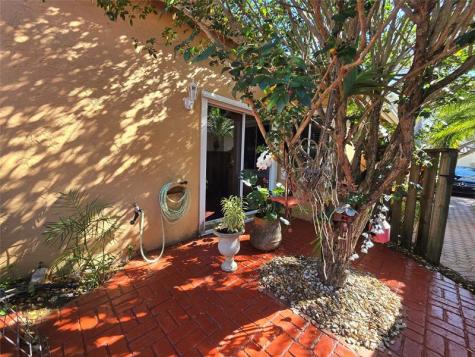 10061 NW 2nd Street Plantation FL 33324