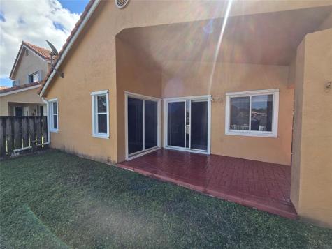 10061 NW 2nd Street Plantation FL 33324