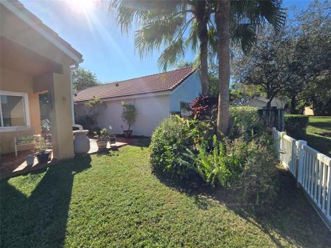 10061 NW 2nd Street Plantation FL 33324