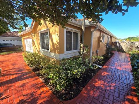 10061 NW 2nd Street Plantation FL 33324