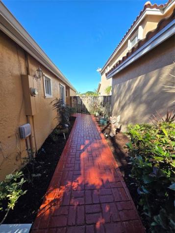 10061 NW 2nd Street Plantation FL 33324