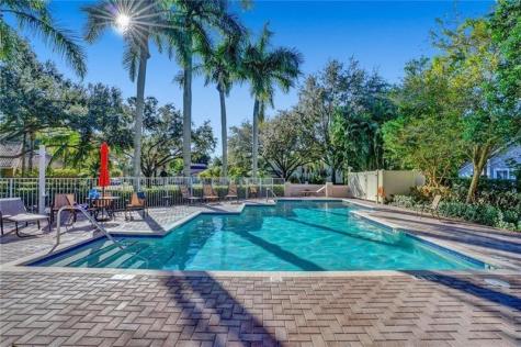 10061 NW 2nd Street Plantation FL 33324