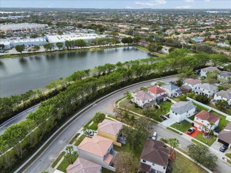 15895 NW 5th Street Pembroke Pines FL 33028