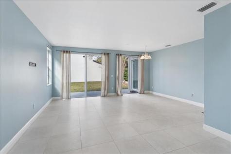 15895 NW 5th Street Pembroke Pines FL 33028