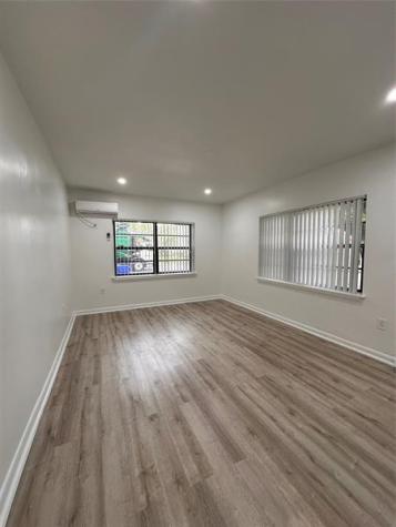 1291 NW 40 Miami FL 33142