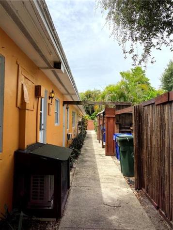1101 NE 17 Way Fort Lauderdale FL 33304
