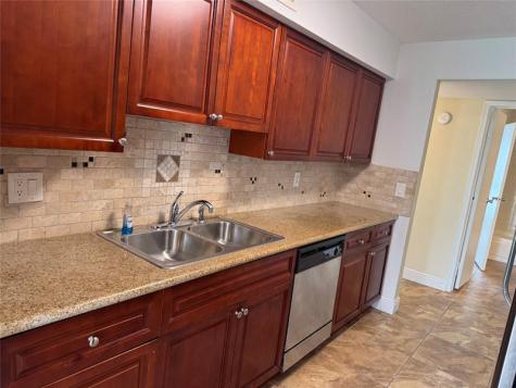 805 Riverside Drive Coral Springs FL 33071
