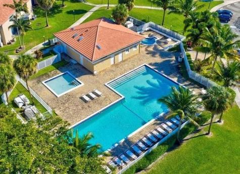 848 Twin Lakes Drive Coral Springs FL 33071