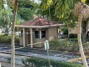 2605 W 67th Place Hialeah FL 33016