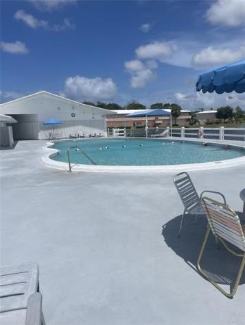 815 SW 10 Terrace Hallandale Beach FL 33009
