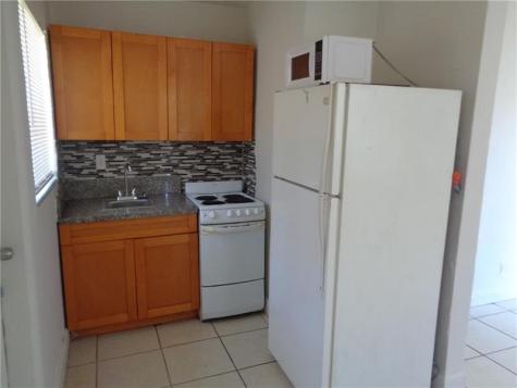 711 SW 9th Street Dania Beach FL 33004